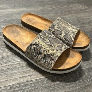 BC Footwear Sandals Size 10 Get Going Taupe Exotic Snake Reptile Print Slides